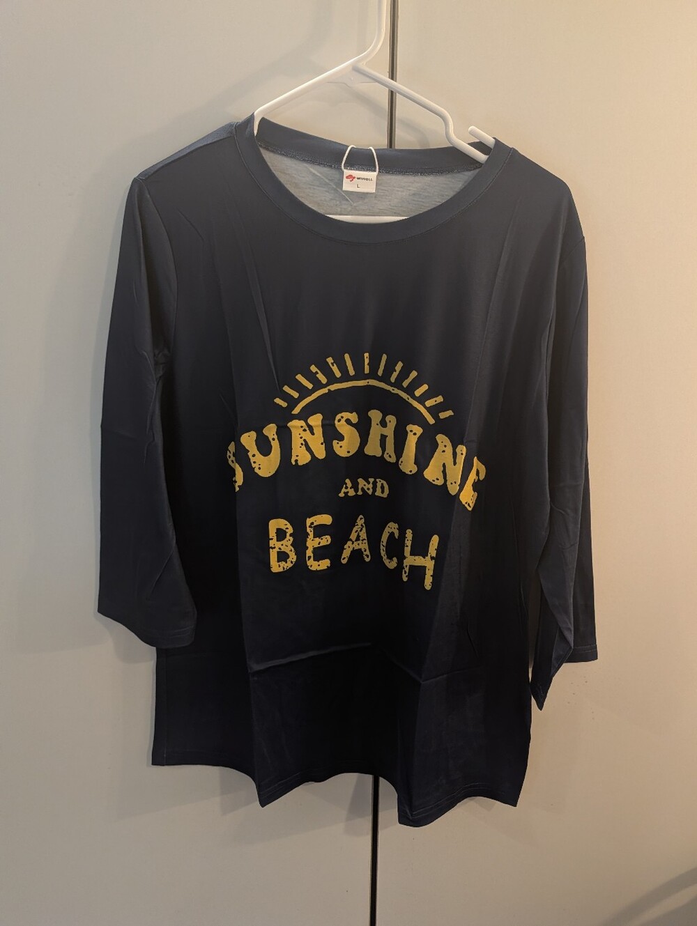 Wiholl Woman's Large Sunshine and Beach Navy Graphic Women’s Top NWT